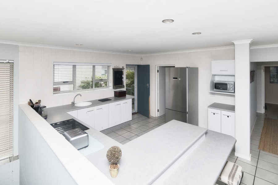 4 Bedroom Property for Sale in Voelklip Western Cape